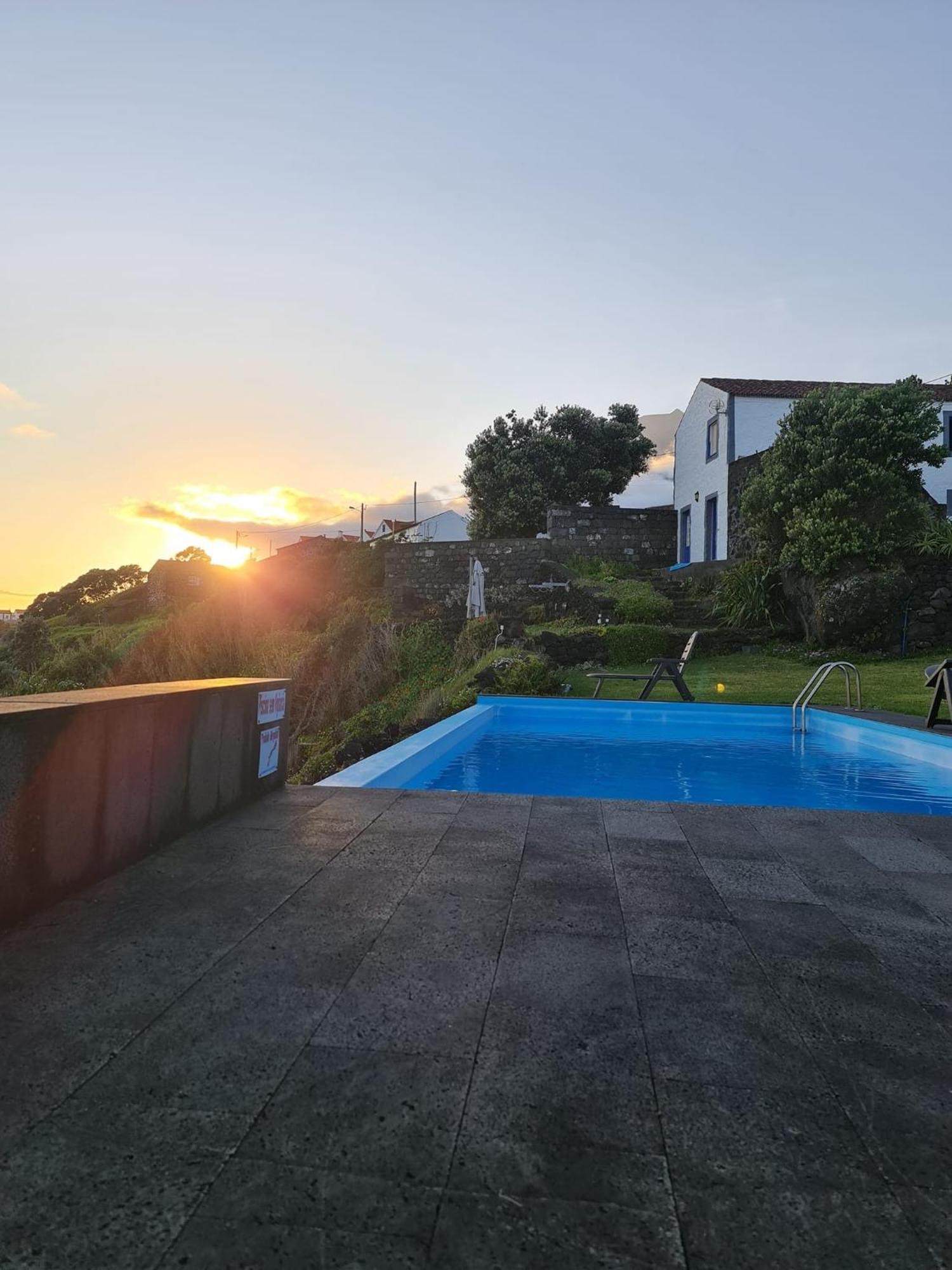 Casa Azul Guest House Lajes do Pico Bagian luar foto