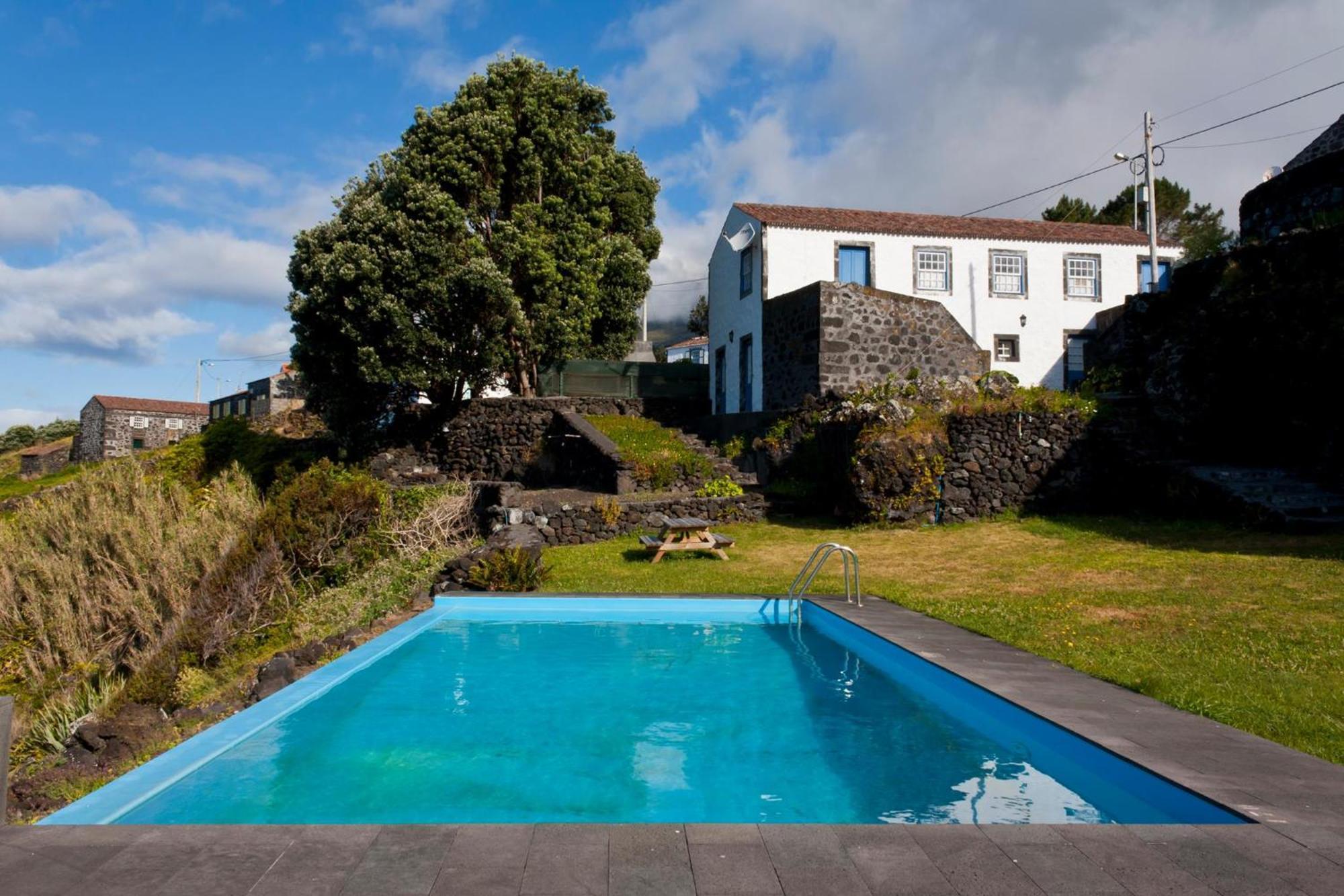 Casa Azul Guest House Lajes do Pico Bagian luar foto